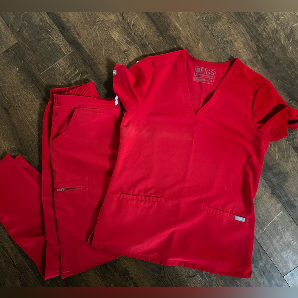 FIGS XS limited edition red - Casma 2 pocket top and Yola slim pants